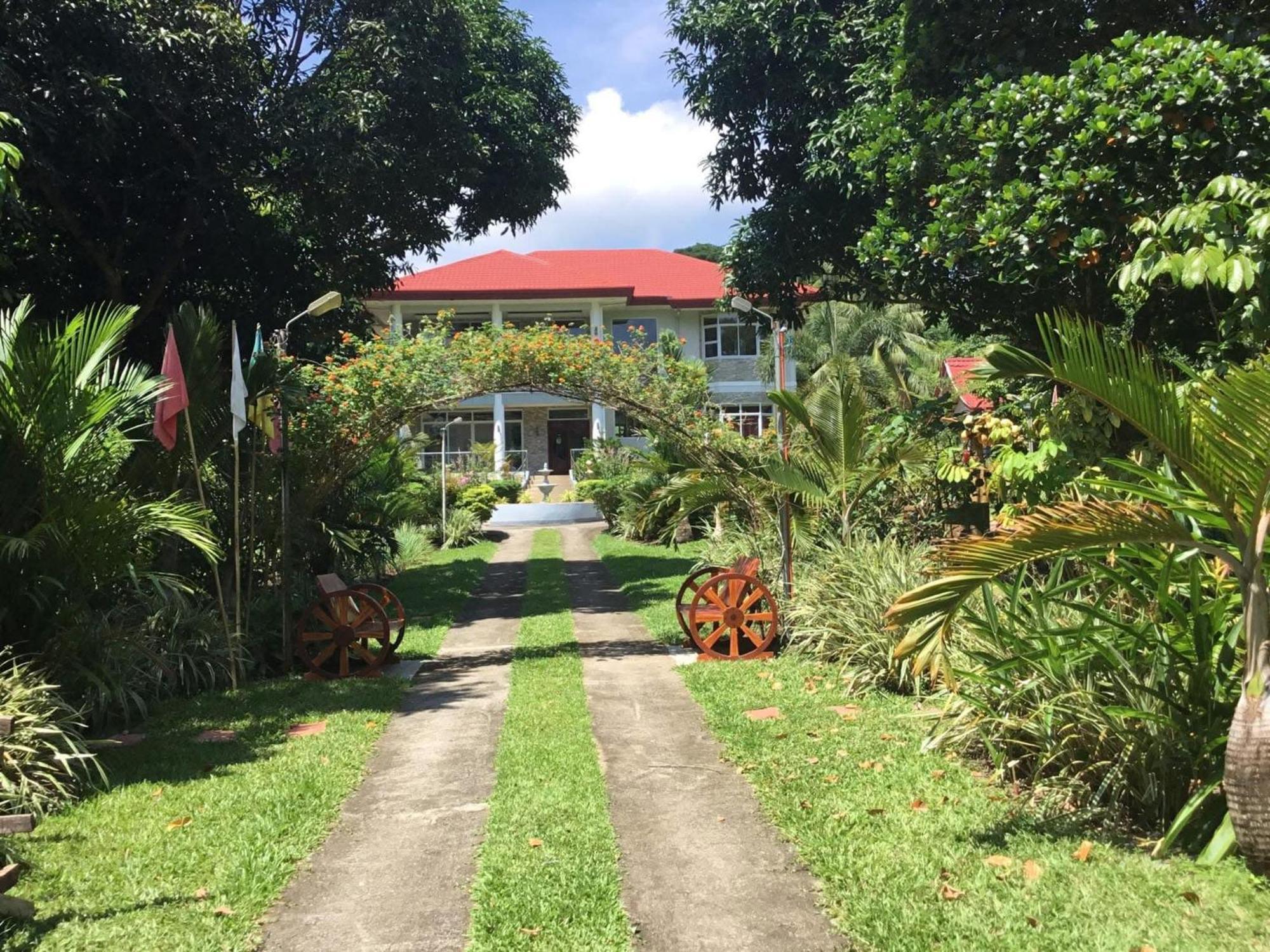 Camiguin Lanzones Resort Мамбаджао Екстериор снимка