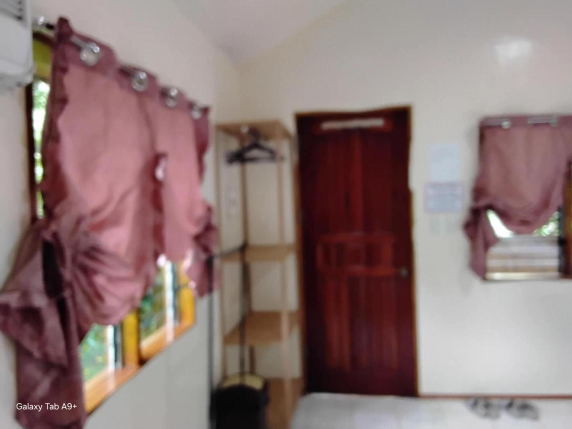 Camiguin Lanzones Resort Мамбаджао Стая снимка