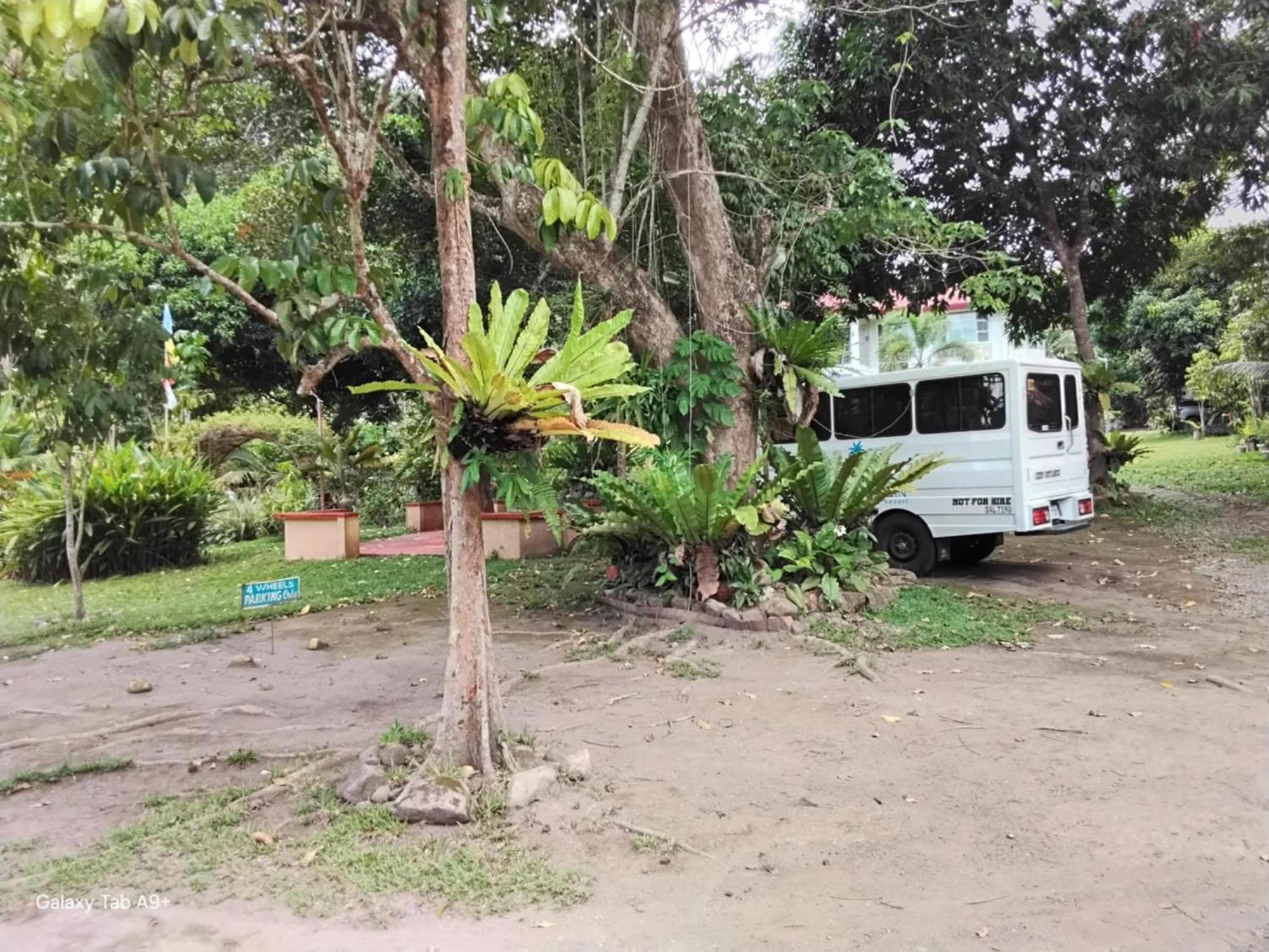 Camiguin Lanzones Resort Мамбаджао Екстериор снимка