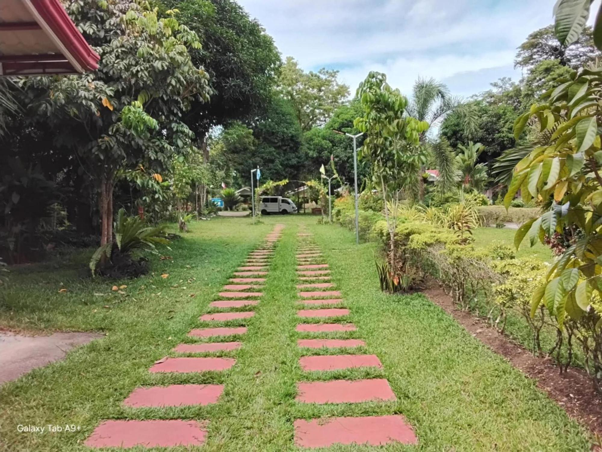 Camiguin Lanzones Resort Мамбаджао Екстериор снимка