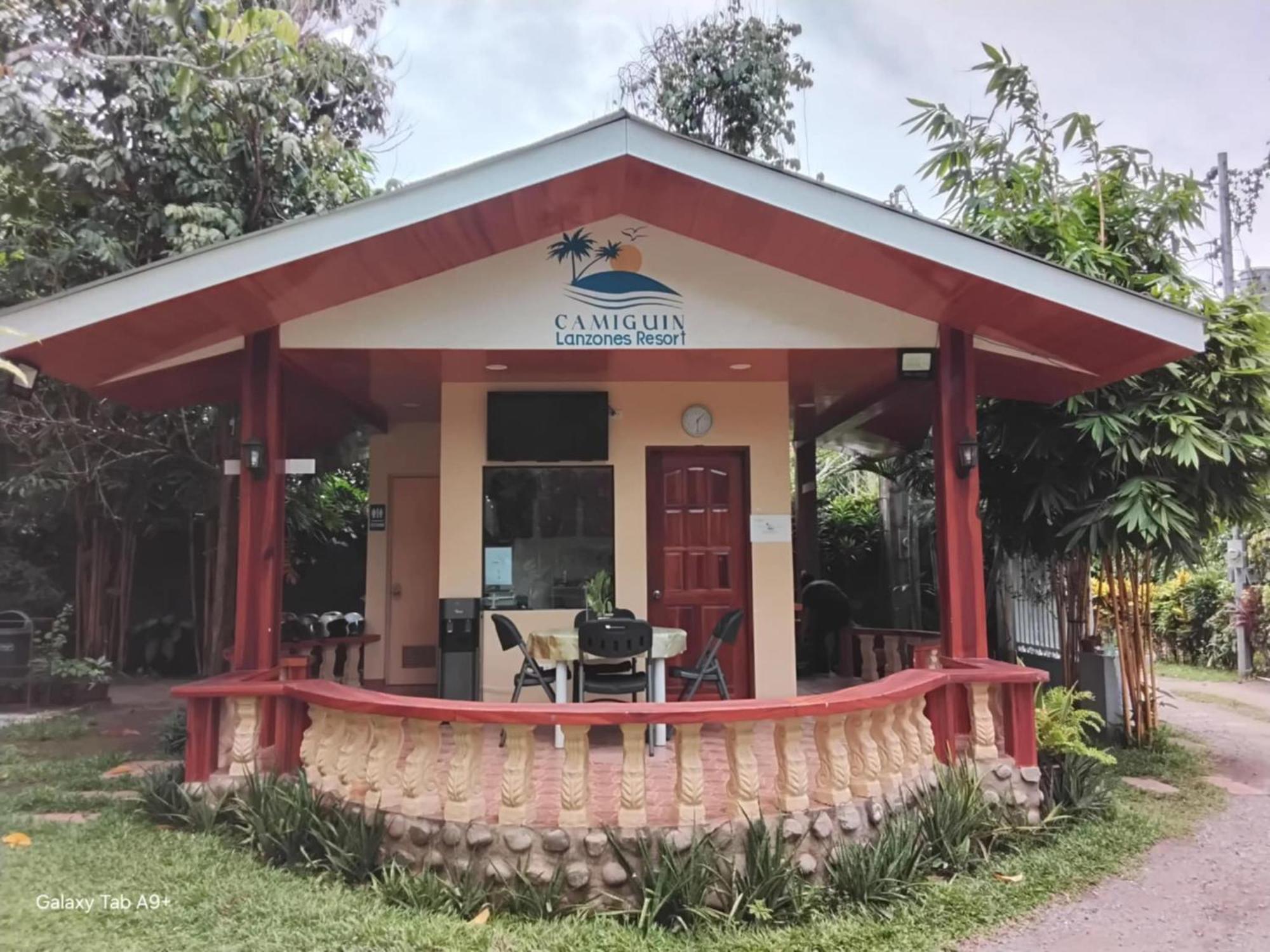 Camiguin Lanzones Resort Мамбаджао Екстериор снимка