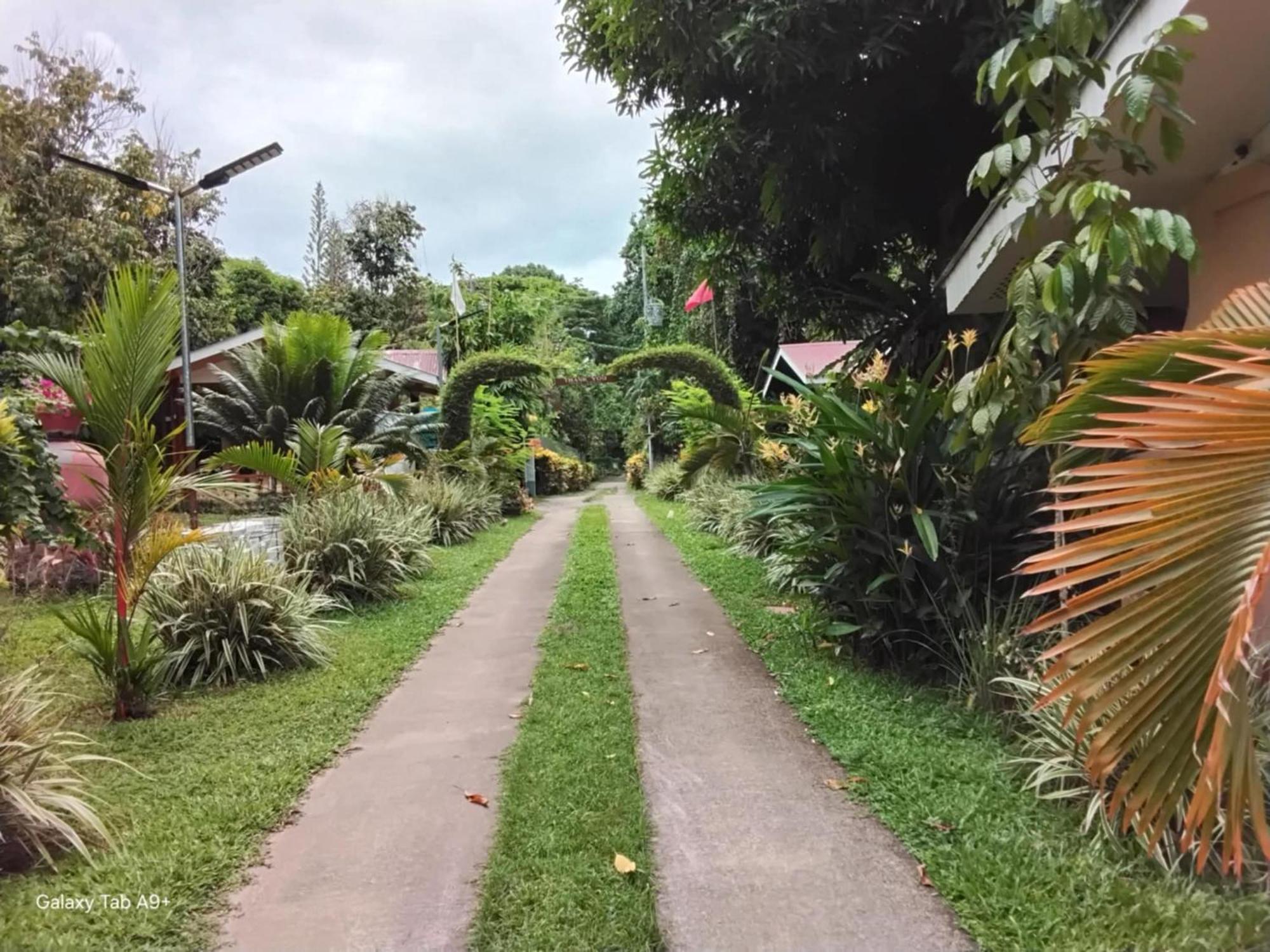 Camiguin Lanzones Resort Мамбаджао Екстериор снимка